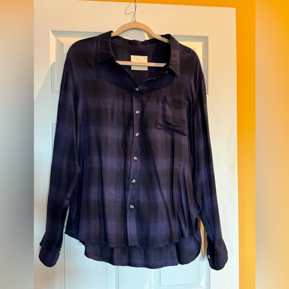 Lucky Brand Ladies Navy Plaid Long Sleeve Shirt. Size Large